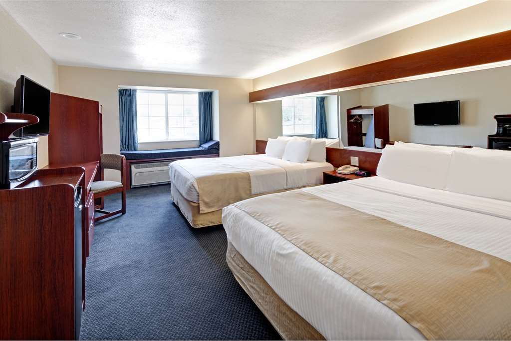 Microtel Inn & Suites By Wyndham Bremen Room photo
